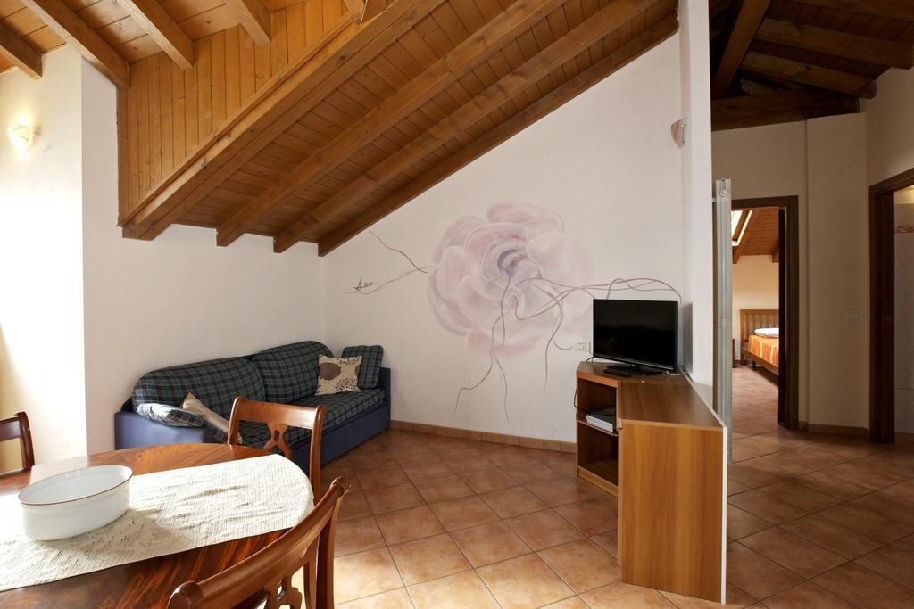 Bella Casa Alla Spiaggia Tronzano Lago Maggiore Extérieur photo