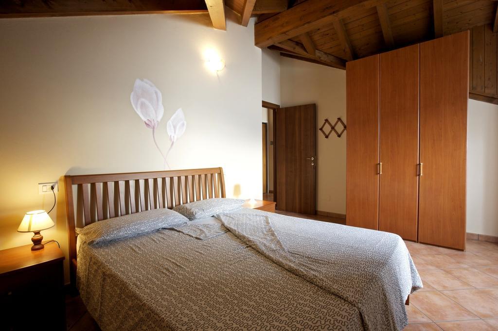 Bella Casa Alla Spiaggia Tronzano Lago Maggiore Extérieur photo