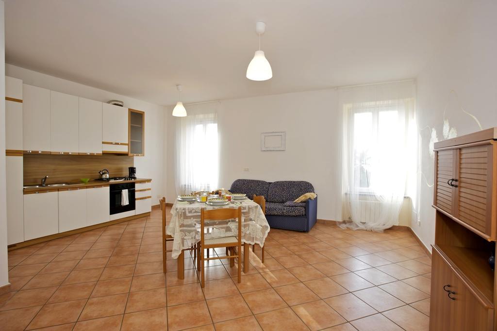 Bella Casa Alla Spiaggia Tronzano Lago Maggiore Extérieur photo