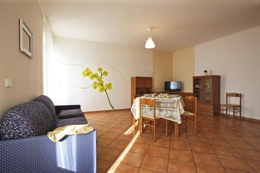Bella Casa Alla Spiaggia Tronzano Lago Maggiore Extérieur photo