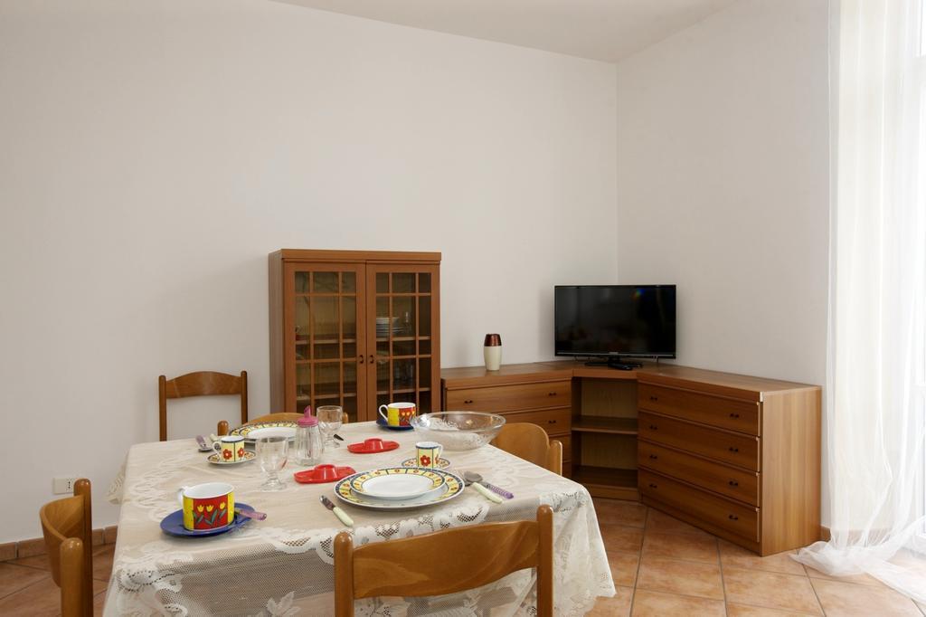 Bella Casa Alla Spiaggia Tronzano Lago Maggiore Extérieur photo