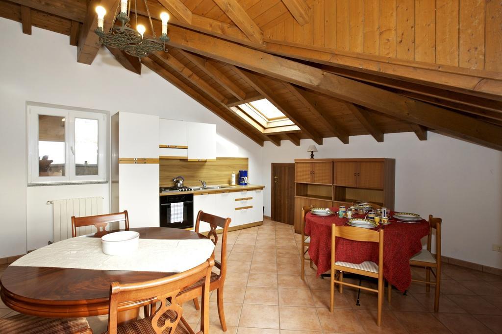 Bella Casa Alla Spiaggia Tronzano Lago Maggiore Extérieur photo