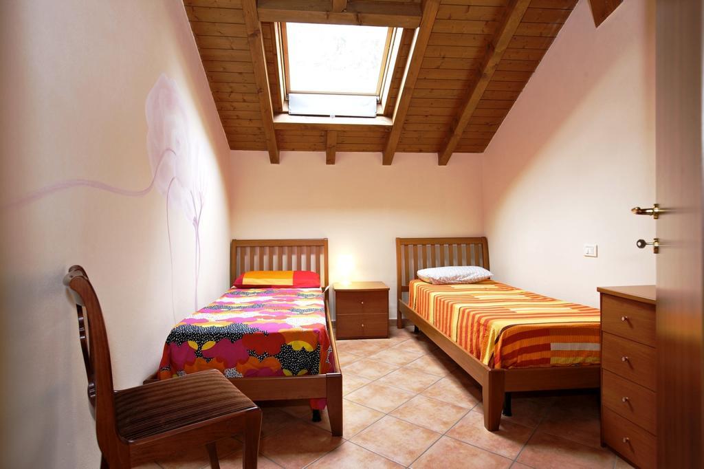 Bella Casa Alla Spiaggia Tronzano Lago Maggiore Extérieur photo