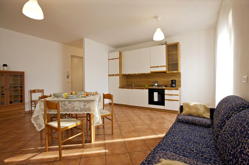 Bella Casa Alla Spiaggia Tronzano Lago Maggiore Extérieur photo