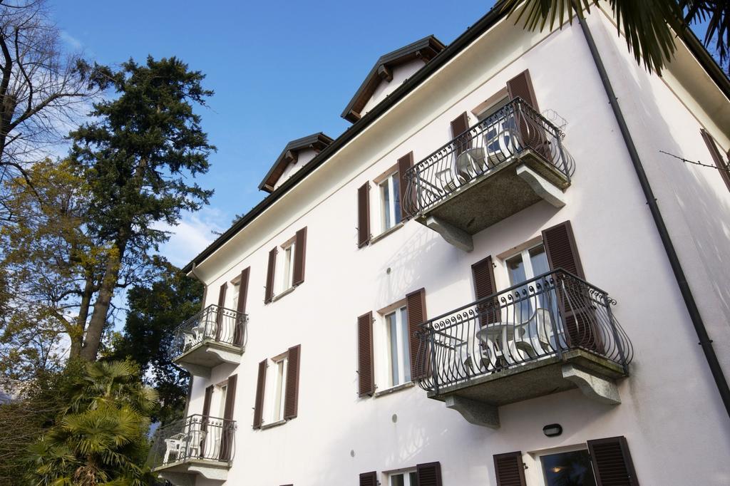Bella Casa Alla Spiaggia Tronzano Lago Maggiore Extérieur photo