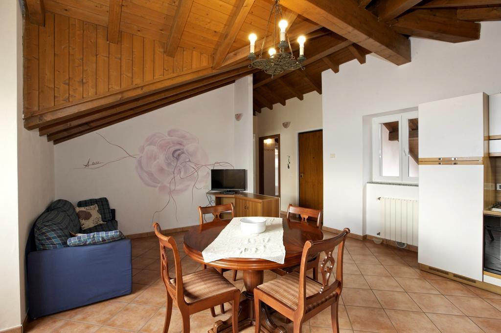 Bella Casa Alla Spiaggia Tronzano Lago Maggiore Extérieur photo