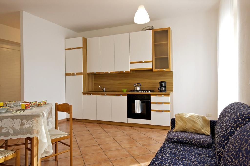 Bella Casa Alla Spiaggia Tronzano Lago Maggiore Extérieur photo