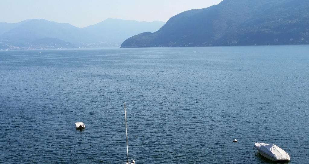 Bella Casa Alla Spiaggia Tronzano Lago Maggiore Extérieur photo