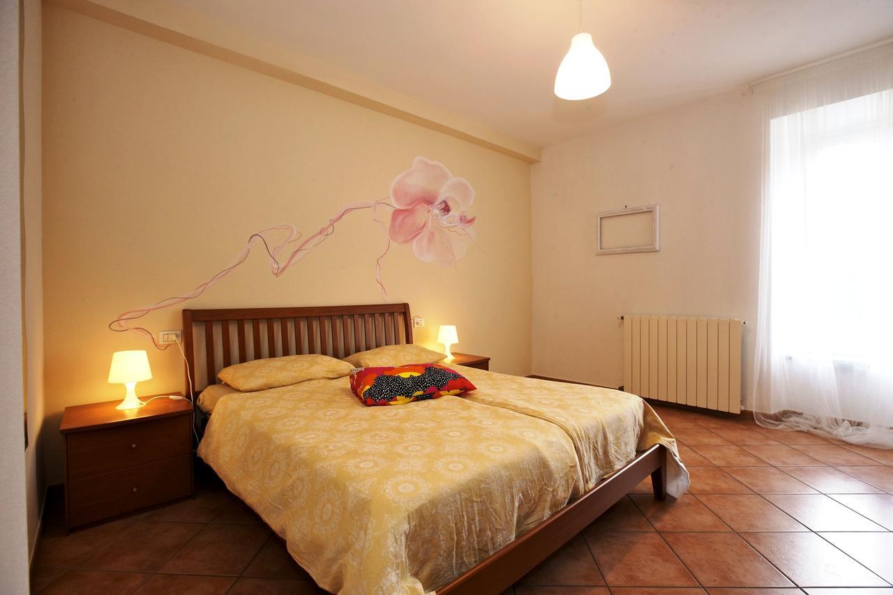 Bella Casa Alla Spiaggia Tronzano Lago Maggiore Extérieur photo