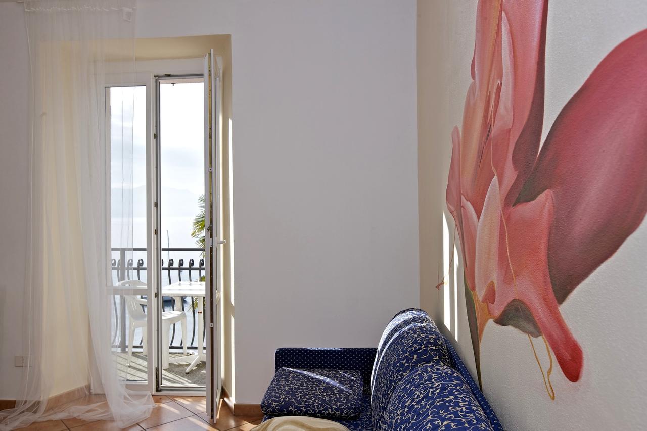 Bella Casa Alla Spiaggia Tronzano Lago Maggiore Extérieur photo