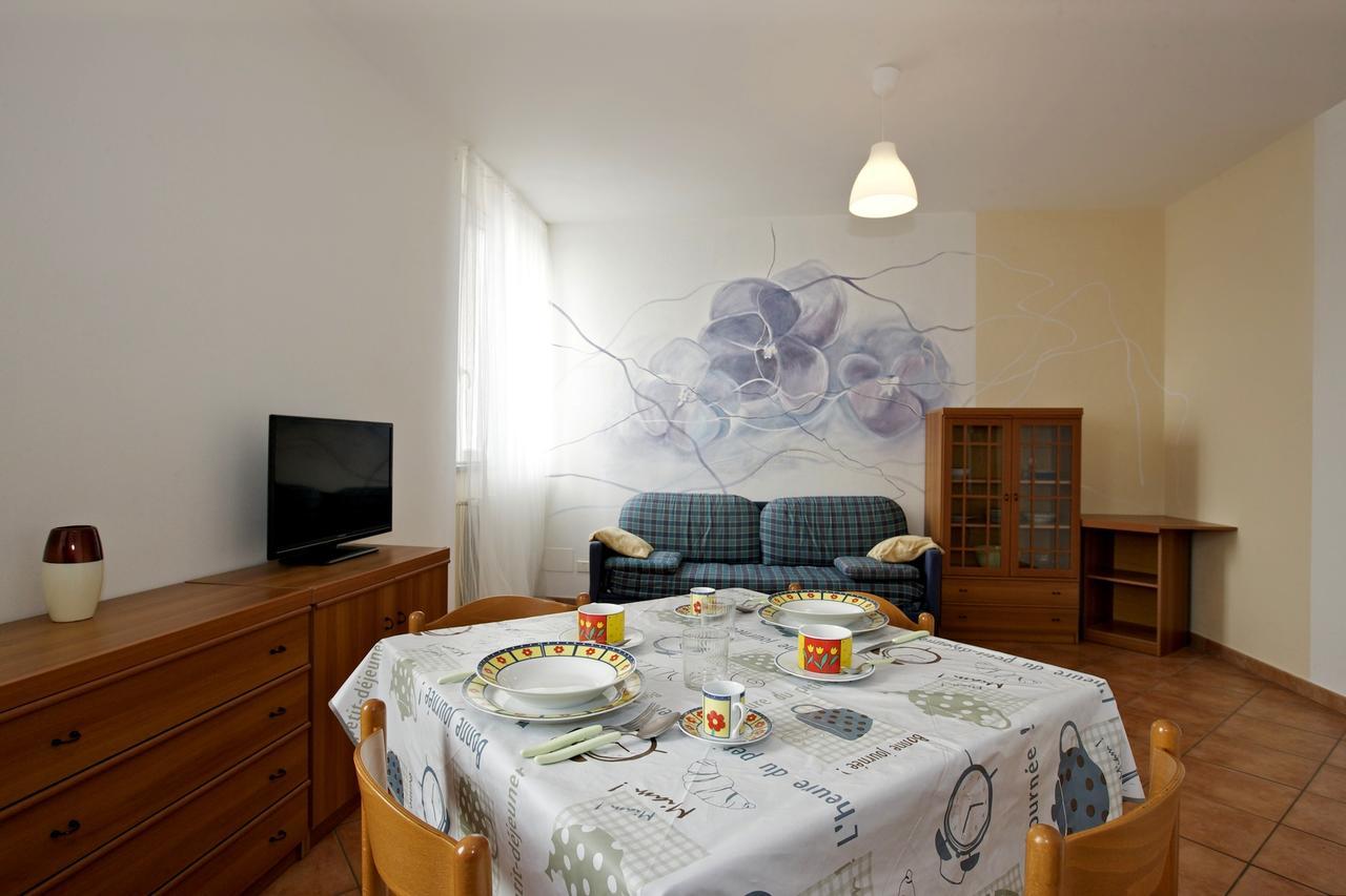 Bella Casa Alla Spiaggia Tronzano Lago Maggiore Extérieur photo