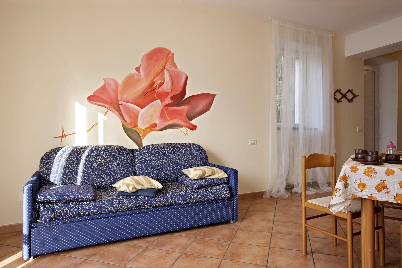 Bella Casa Alla Spiaggia Tronzano Lago Maggiore Extérieur photo